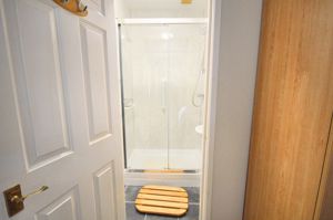 Ensuite- click for photo gallery